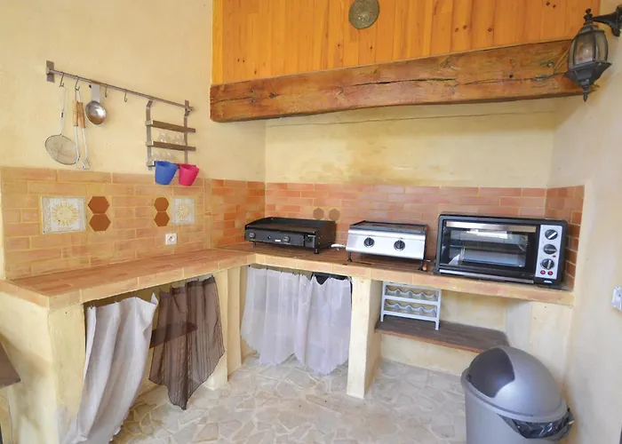 3 Bedroom Stunning In *